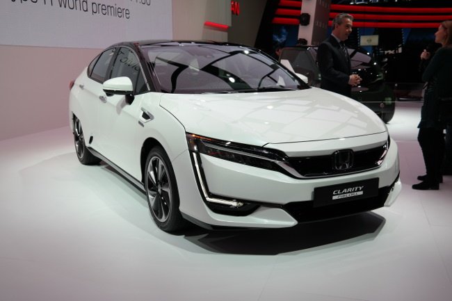 Honda выпускает водородную модель Clarity