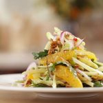 Cалат с апельсинами и орехами