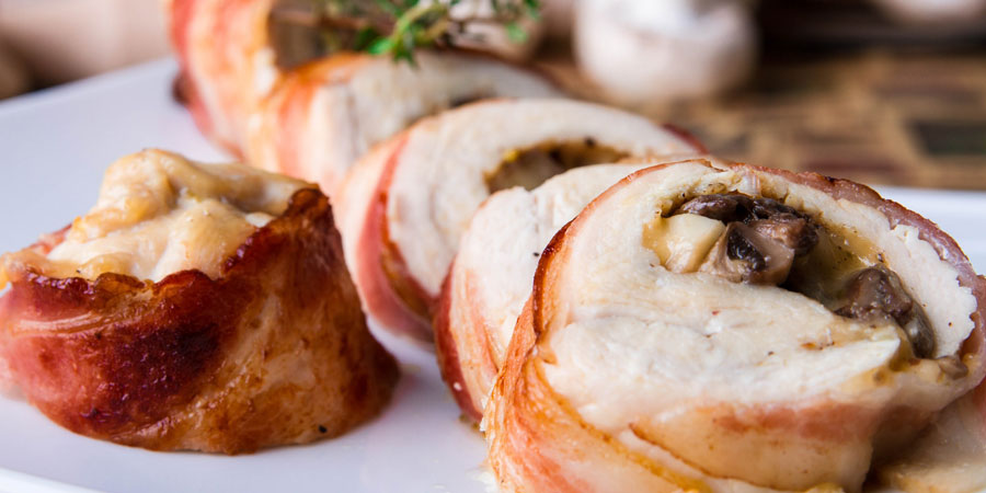 Курица, фаршированная грибами и сыром
