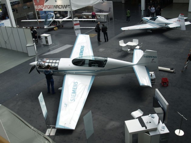 Випробування нового електролітака Siemens показали на відео
