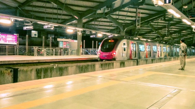 Метро Мумбая буде отримувати 30% електроенергії від сонячних панелей