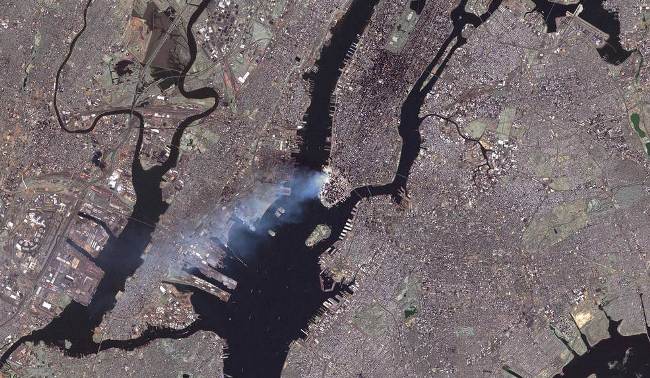 В NASA опубликовали фото вида кровавых терактов 11 сентября из космоса