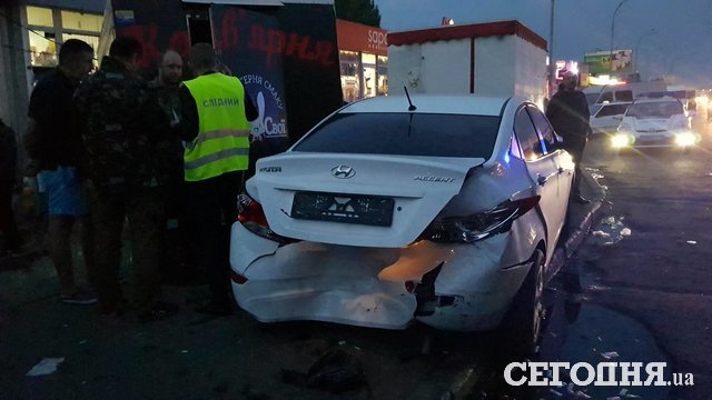 В Киеве произошло масштабное ДТП: разбились шесть автомобилей