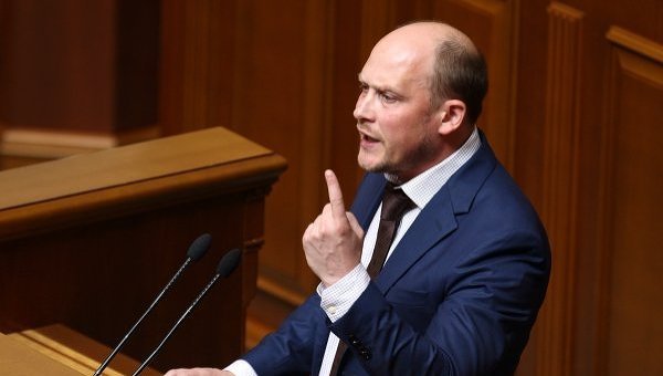 Борется за титул самого бедного депутата: журналисты рассказали, кто такой Каплин (видео)